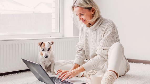 Lady with a dog laptop.jpeg (3.4 MB)