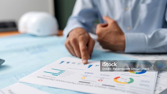 man-looking-at-statistics.jpg (98.9 KB)