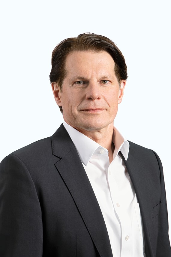 Reinhard Poglitsch International customers and commercial development Biographical details >> 