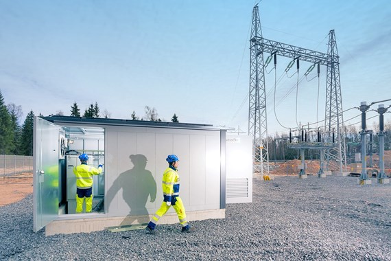 Transmission station with two technicians